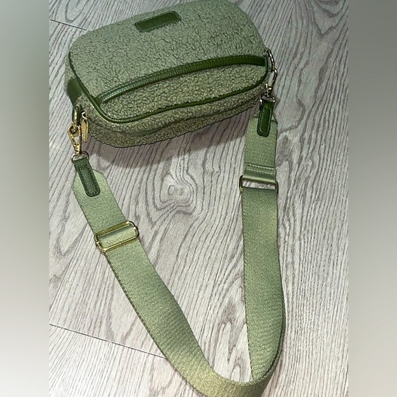Laundry by Shelli Segal Green Sherpa Crossbody Bag - Picture 14 of 14
